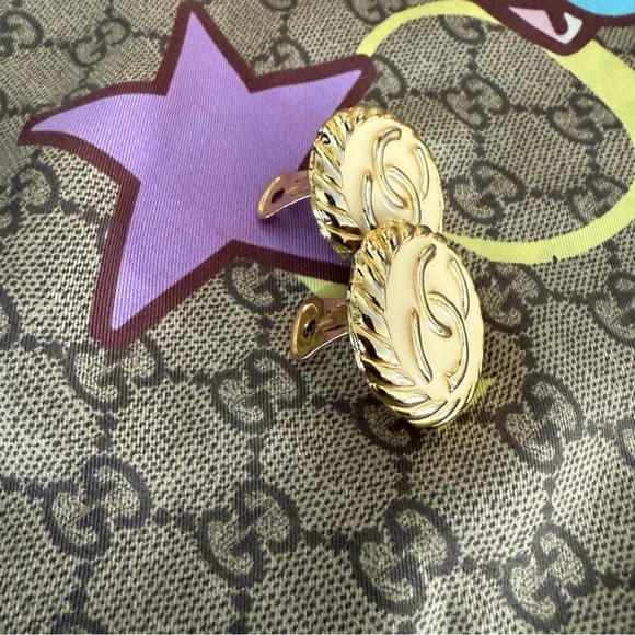 Vintage 90’s CHANEL Clip Ons with Braided Gold